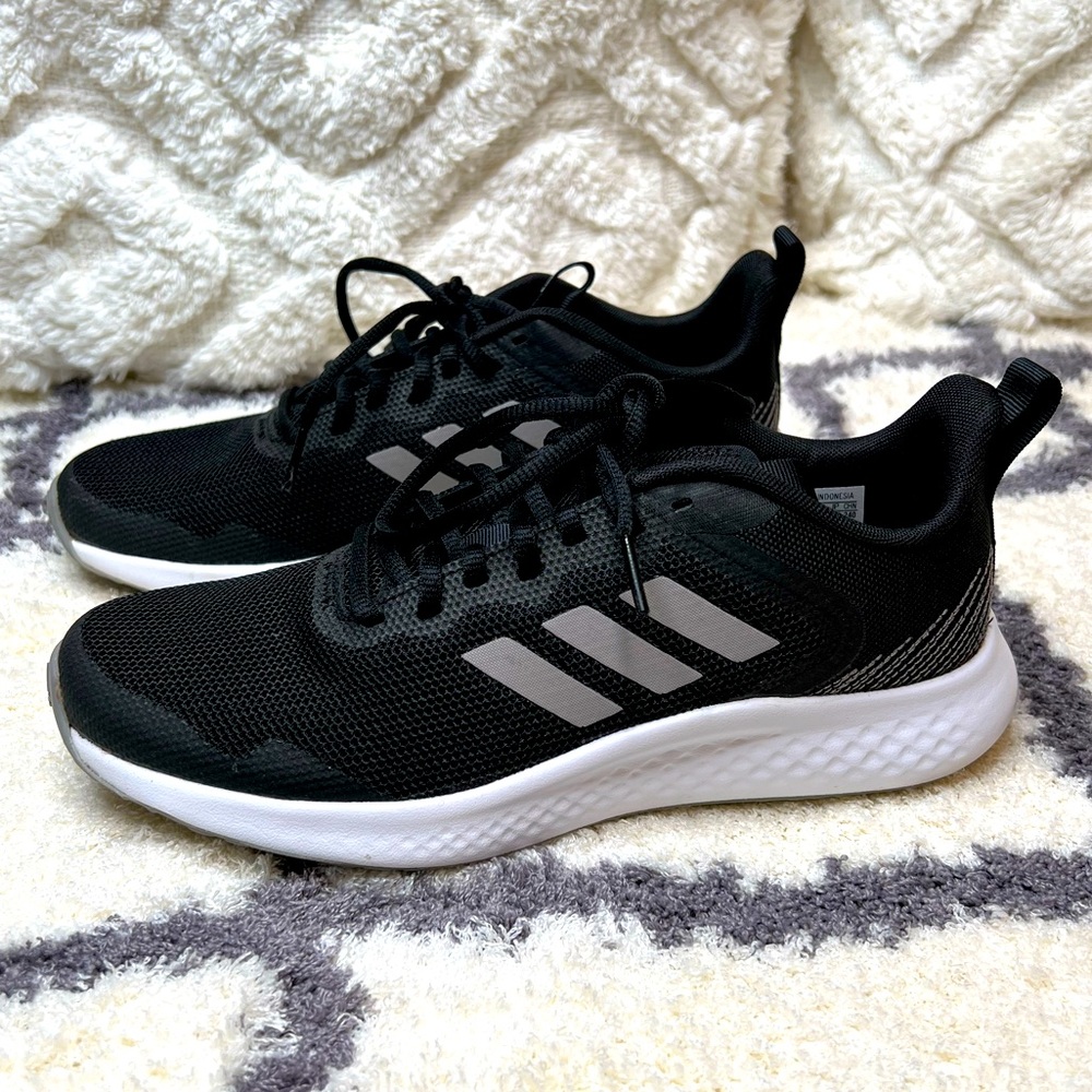 NEW Adidas Black and Gray Cloudfoam Tennis Shoes 7.5 running shoes Sneakers